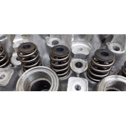 Mercedes OM606 upgraded valve springs